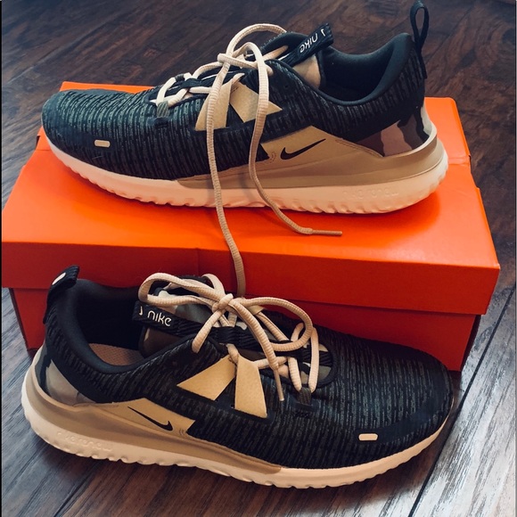 nike renew arena camo